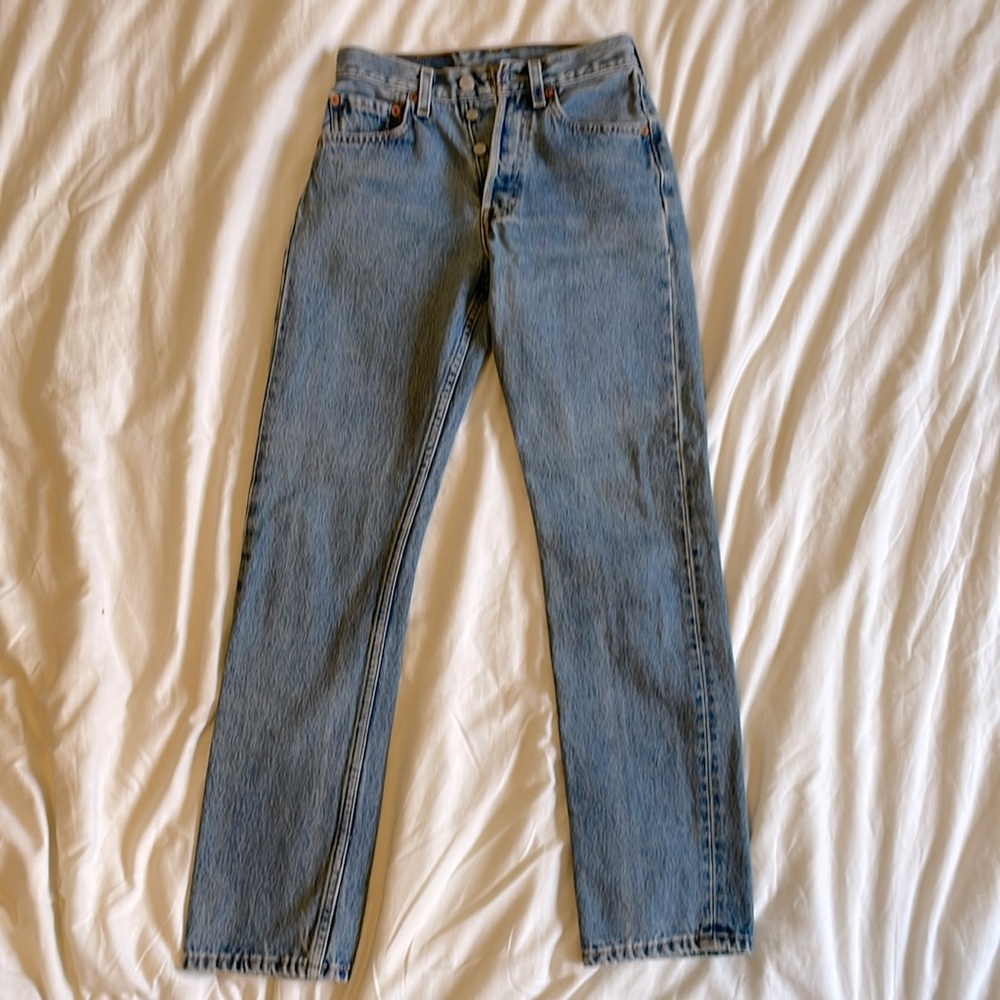 PERFECT Vintage 2001 Levi 501s - W26 L30